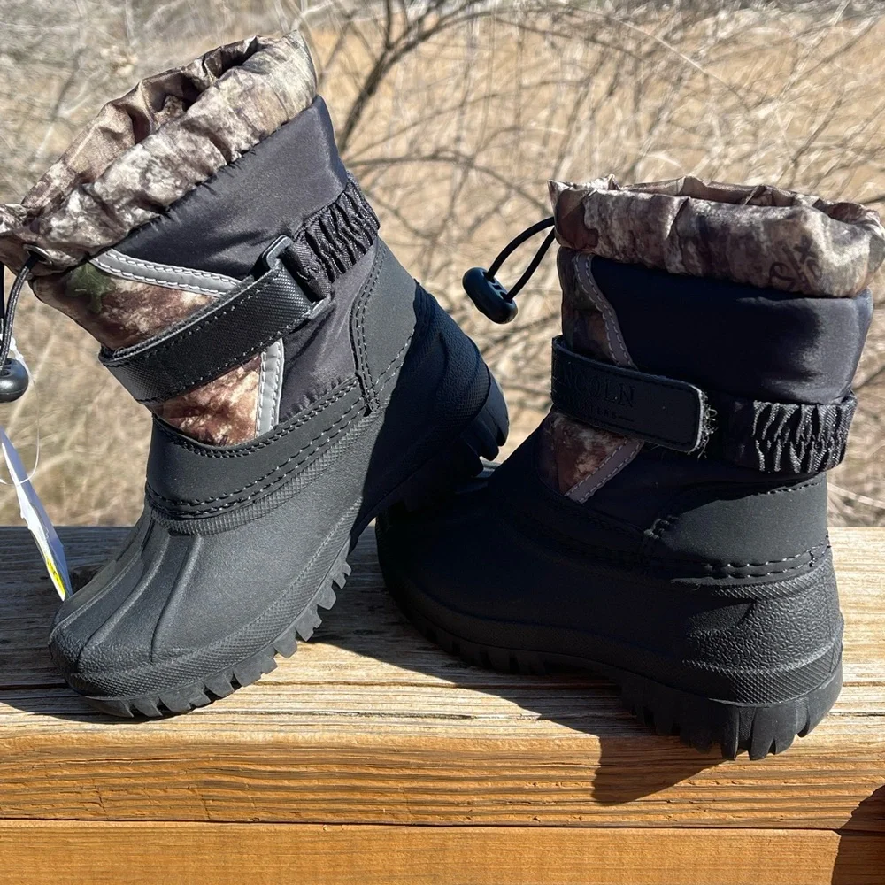 Boys Lincoln Explorer Camo and Black Waterproof Winter Boots.